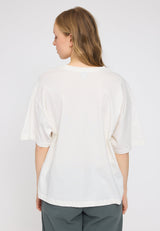 Julia ist 1,78 und trägt Größe S