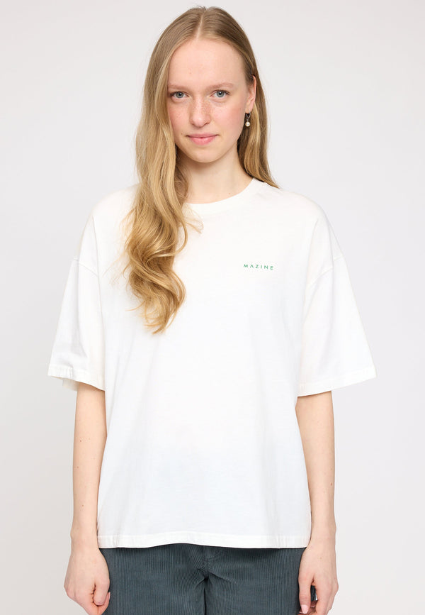 Julia ist 1,78 und trägt Größe S