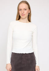 Julia ist 1,78 und trägt Größe S