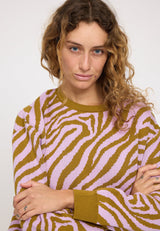 Angelique ist 1,75 und trägt Größe S