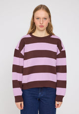 Julia ist 1,78 und trägt Größe S