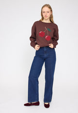 Julia ist 1,78 und trägt Größe S