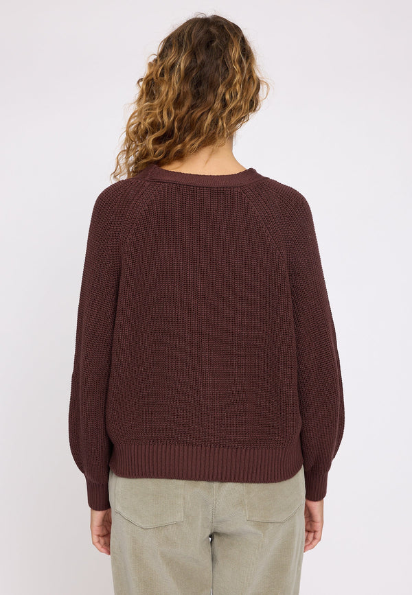 Angelique ist 1,75 und trägt Größe S