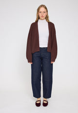 Julia ist 1,78 und trägt Größe S