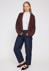 Julia ist 1,78 und trägt Größe S