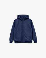 Daniel ist 1,87 und trägt Größe L