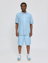 Prince ist 1,85 und trägt Größe L