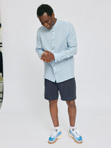 Prince ist 1,85 und trägt Größe L