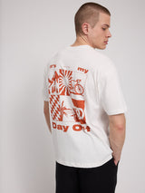 Daniel ist 1,87 und trägt Größe L