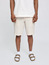 Prince ist 1,85 und trägt Größe L