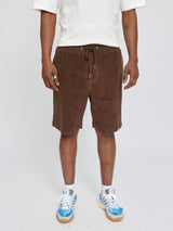 Prince ist 1,85 und trägt Größe L