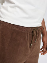 Prince ist 1,85 und trägt Größe L