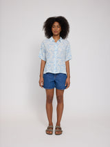 Jade ist 1,75 und trägt Größe S