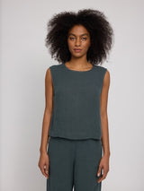 Jade ist 1,75 und trägt Größe S