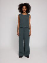 Jade ist 1,75 und trägt Größe S