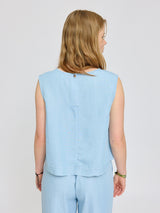 Amber ist 1,74 und trägt Größe S