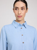 Emma ist 1,76 und trägt Größe S