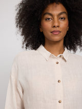 Jade ist 1,75 und trägt Größe S