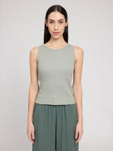 Emma ist 1,76 und trägt Größe S