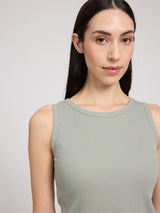 Emma ist 1,76 und trägt Größe S