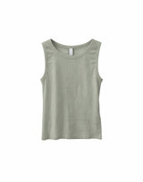 Emma ist 1,76 und trägt Größe S