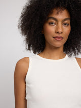 Jade ist 1,75 und trägt Größe S