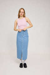 Angelique ist 1,75 und trägt Größe S