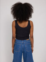 Jade ist 1,75 und trägt Größe S