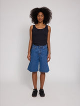 Jade ist 1,75 und trägt Größe S