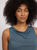 Jade ist 1,75 und trägt Größe S