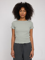 Jade ist 1,75 und trägt Größe S