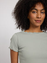 Jade ist 1,75 und trägt Größe S