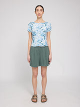 Emma ist 1,76 und trägt Größe S