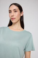 Emma ist 1,76 und trägt Größe S