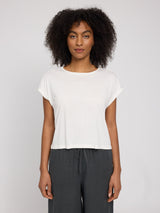 Jade ist 1,75 und trägt Größe S