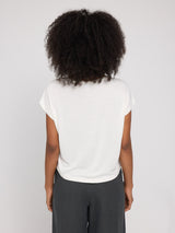 Jade ist 1,75 und trägt Größe S