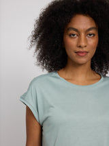 Jade ist 1,75 und trägt Größe S