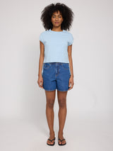 Jade ist 1,75 und trägt Größe S