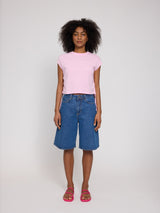 Jade ist 1,75 und trägt Größe S