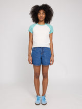 Jade ist 1,75 und trägt Größe S