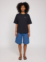 Jade ist 1,75 und trägt Größe S