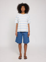 Jade ist 1,75 und trägt Größe S