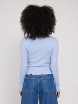 Jade ist 1,75 und trägt Größe S