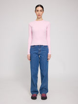 Emma ist 1,76 und trägt Größe S