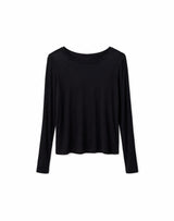 Amber ist 1,74 und trägt Größe S