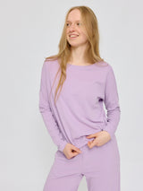 Julia ist 1,78 und trägt Größe S