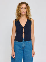 Angelique ist 1,75 und trägt Größe S