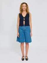 Angelique ist 1,75 und trägt Größe S