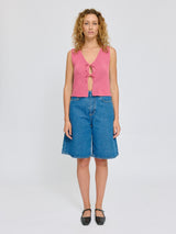 Angelique ist 1,75 und trägt Größe S