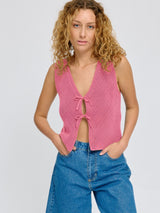 Angelique ist 1,75 und trägt Größe S